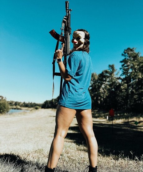 Gun Bunnies トップポルノスター 写真