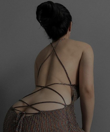 Cornel Kelios XXXモデル 画像