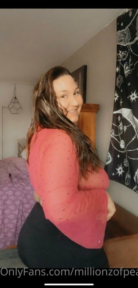 金髪ストリップOnlyFans セクシーヌード 画像