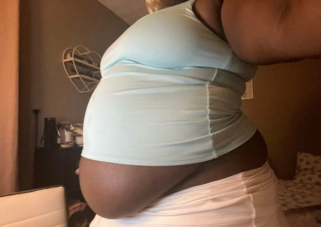 トゥワークオンリーファン セクシーヌード 写真