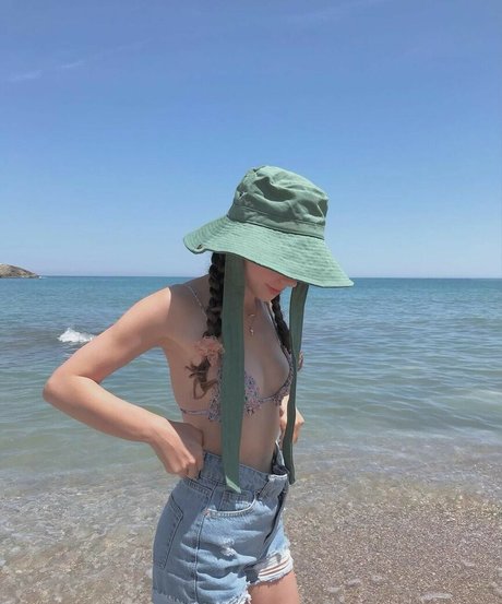 Meltem Koc 裸のスター 画像