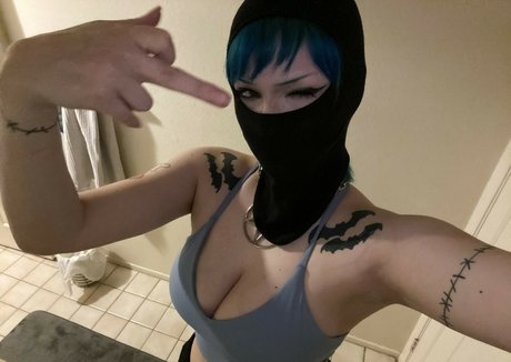 マンコ 熟女 OnlyFans ポルノグラフィック 画像