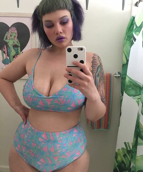 isabel hendrix 裸の女優 ギャラリー