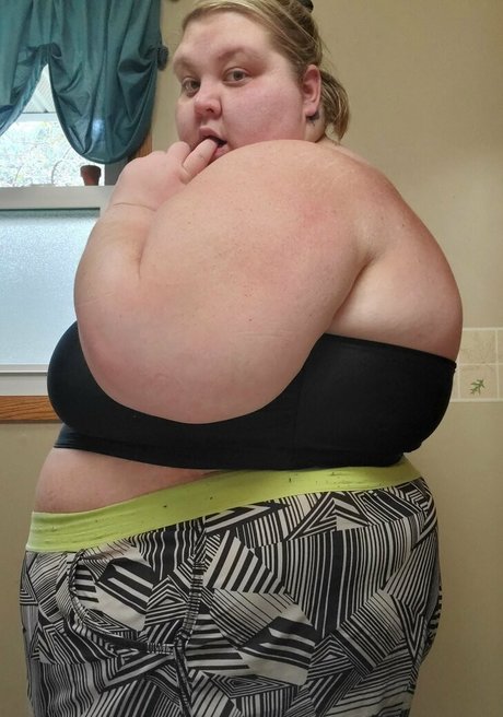 peachyg28 top profile image