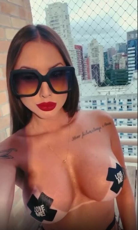 ニューハーフ巨乳OnlyFans xxx 写真