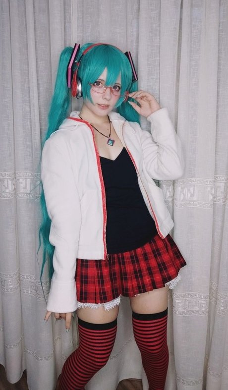 フラットオンリーファン ヌード 画像