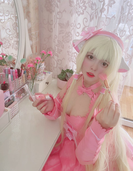 ティーンヌードOnlyFans セクシー裸 ギャラリー