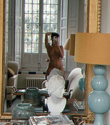 公共の場での猫のOnlyFans xxx 写真