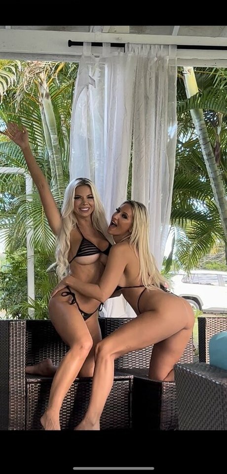 エボニートップオンリーファン アートヌード 画像