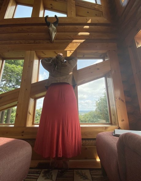 ブルネットの教師OnlyFans アートヌード 画像