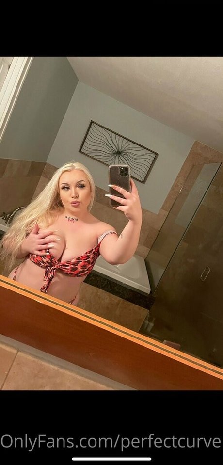 oliviaskiesvip ポルノ女優 ギャラリー