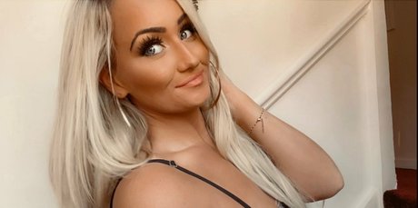 miss clover 美しいスター 写真