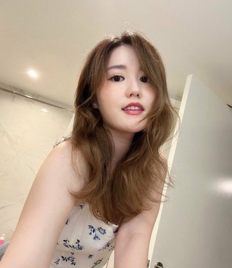 Plushys 高品質女優 写真