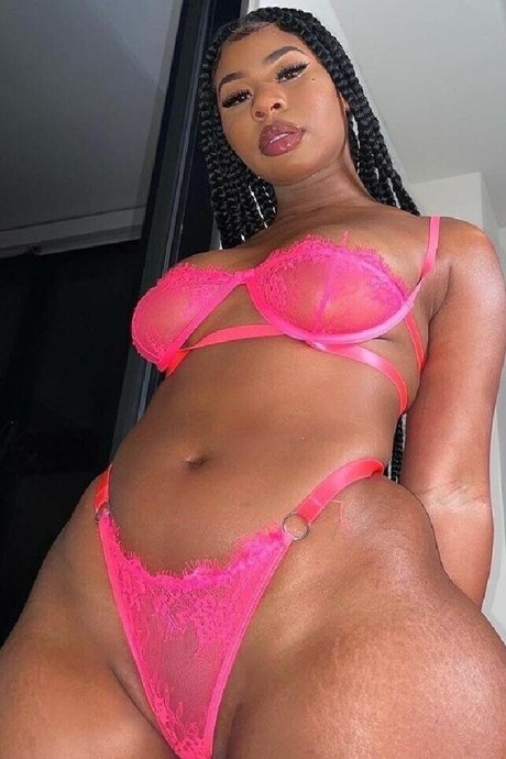 Katanah Tease ヌードスター 画像