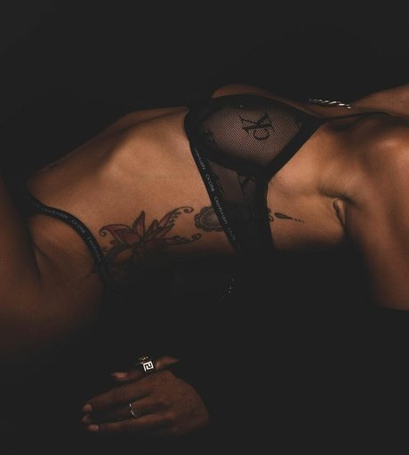 Adva Lachiany 美しいモデル ギャラリー