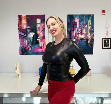 Mondragon Chiropractic 無料女優 写真