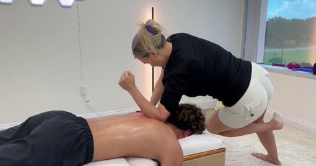 Mondragon Chiropractic セックスポルノスター 写真