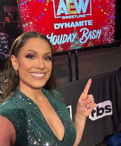 AEW Dasha Kuret トップ女優 ギャラリー