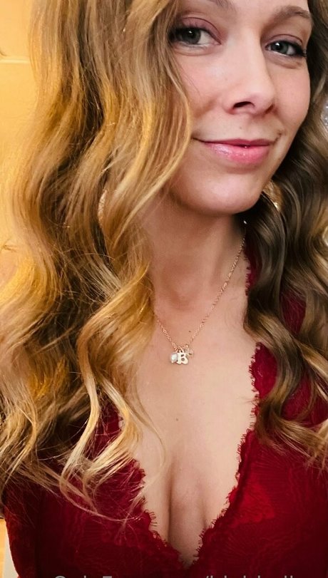 blairhollow アダルトスター 画像