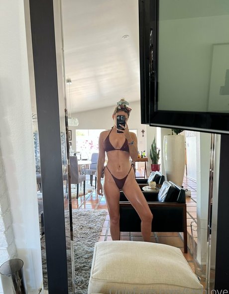 小さいチンポOnlyFans 美しいヌード 画像