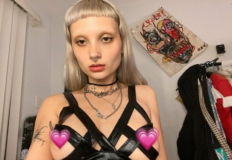 黒檀の小人OnlyFans ベスト 写真