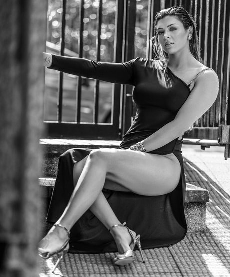 Rosamaria Montibeller 独占モデル ギャラリー