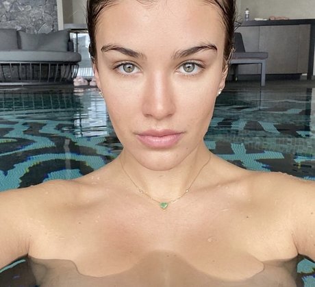 Amy Willerton 独占モデル 写真