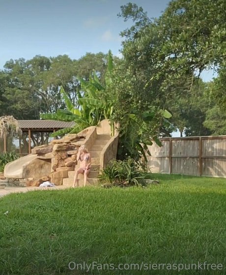 sierraspunkfree アダルトスター 画像