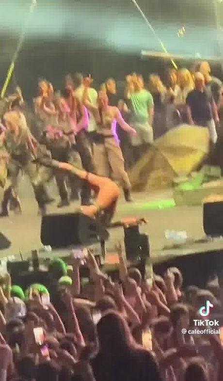 Teodora Dzehverovic ポルノスター 素敵 写真