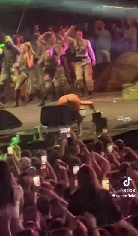 足の裏3P OnlyFans ヌード 写真