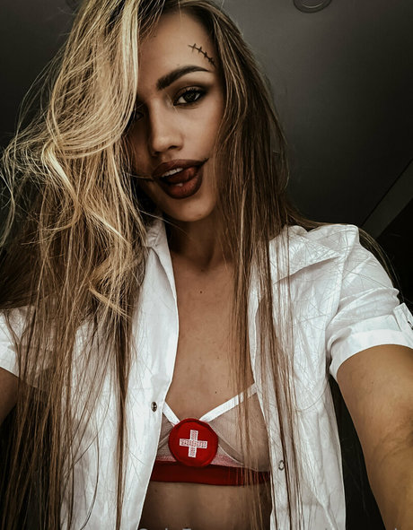 precious mia セクシーモデル 写真