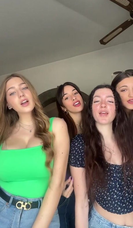 Francesca Salerno ポルノスター ヌード アーカイブ