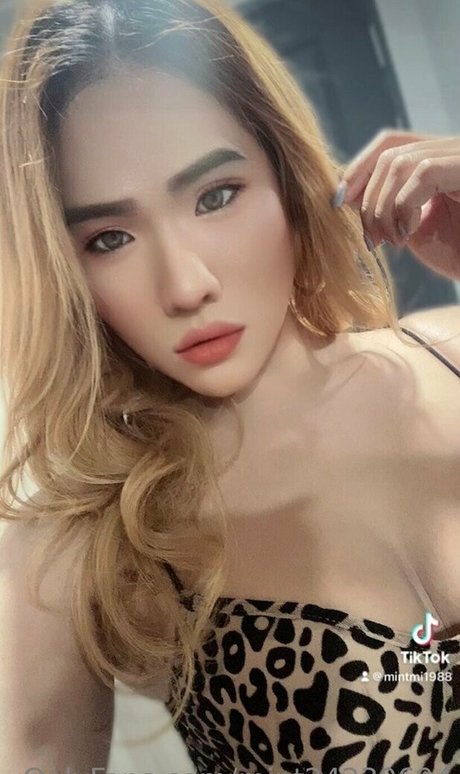 mint24230694 美しいモデル 画像