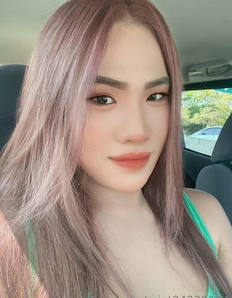 黒檀のシャワー OnlyFans 無料ヌード 画像