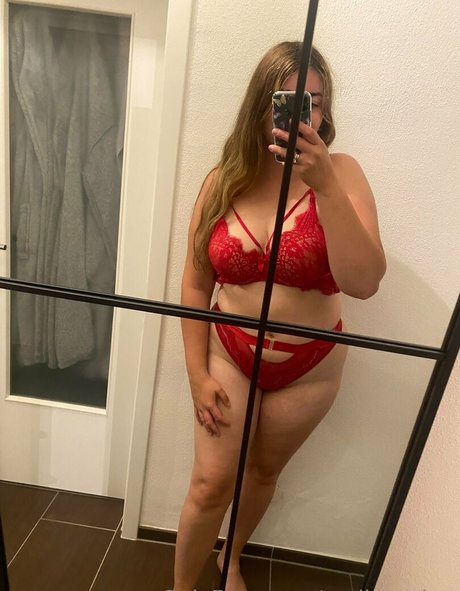 Molly Archer 裸モデル 写真