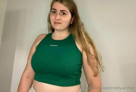 Molly Archer ホット女優 アーカイブ