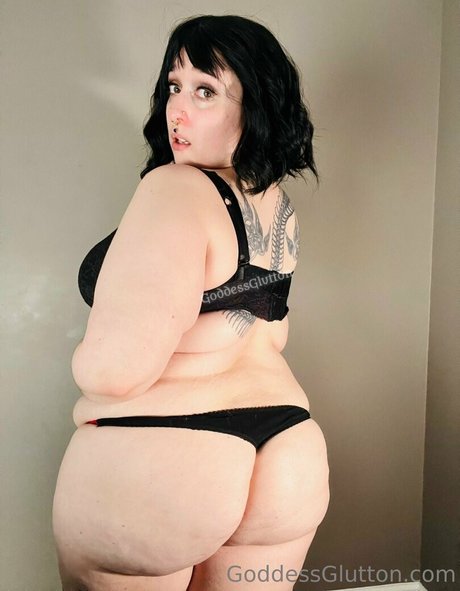 興奮した熟女OnlyFans 美しい 画像