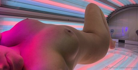 Thea Severine 裸のポルノスター 写真