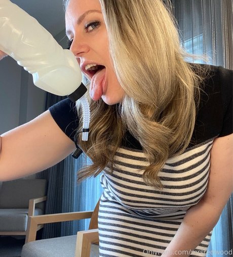 ブルネットの教師OnlyFans 可愛い ギャラリー