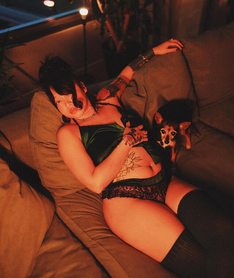 Therealovoeri アダルトモデル 写真