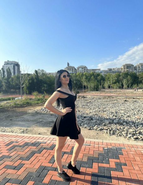 carladazefree 最高のモデル 画像