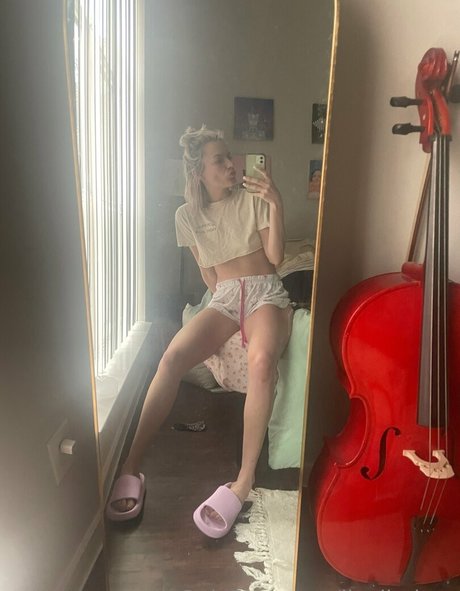 刑務所のOnlyFans 美しいポルノ 写真