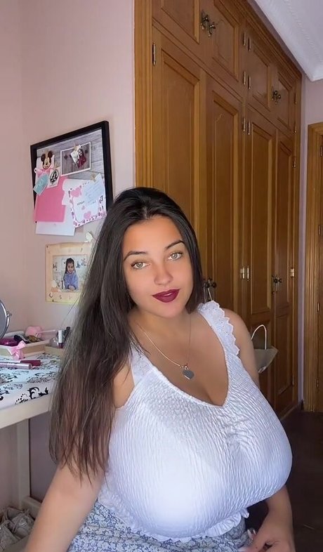 ブルネットの看護師OnlyFans アートxxx アーカイブ