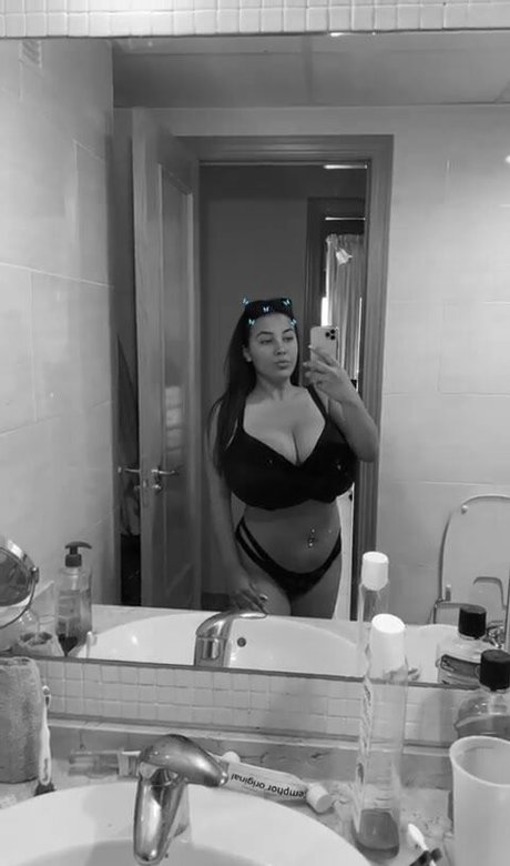 Anneris18 エロティックなスター 写真