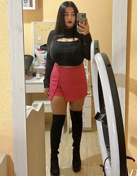 曲線美のティーンズOnlyFans HD ギャラリー