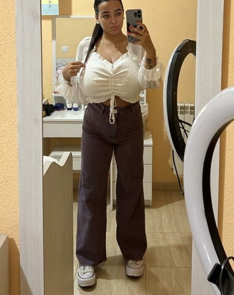 Anneris18 ポルノスター エロティック ギャラリー