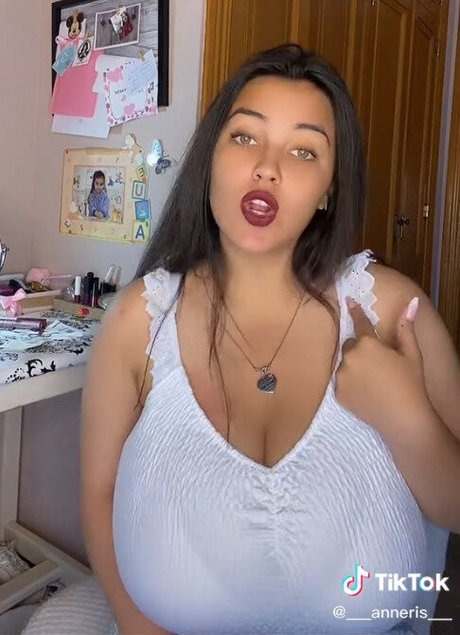 Anneris18 ポルノスター xxx 画像