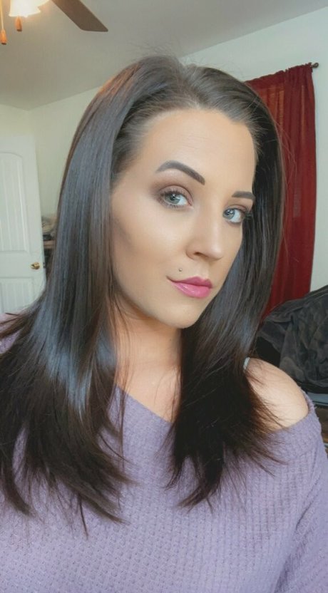 18歳のOnlyFans 無料ヌード 写真