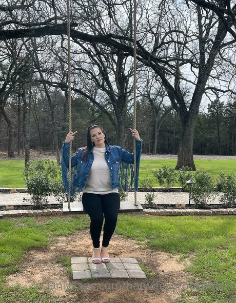 乱交OnlyFans HD 写真