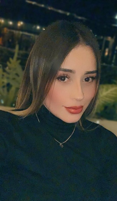 公共の場での猫のOnlyFans アート裸 アーカイブ